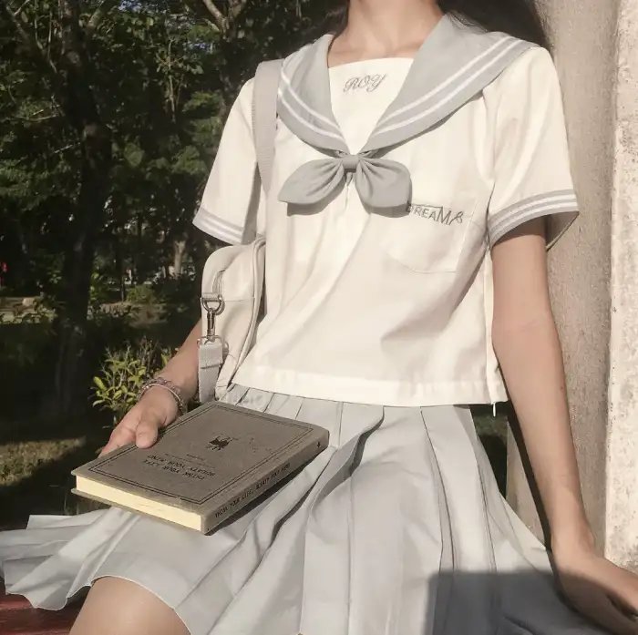 一脸嫌弃表情的妹子给你看胖次第二季